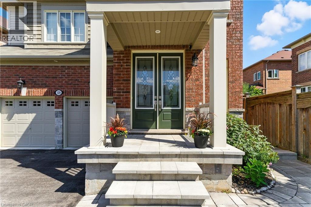 Photo 4 of 129 Fingland Crescent, Waterdown ON