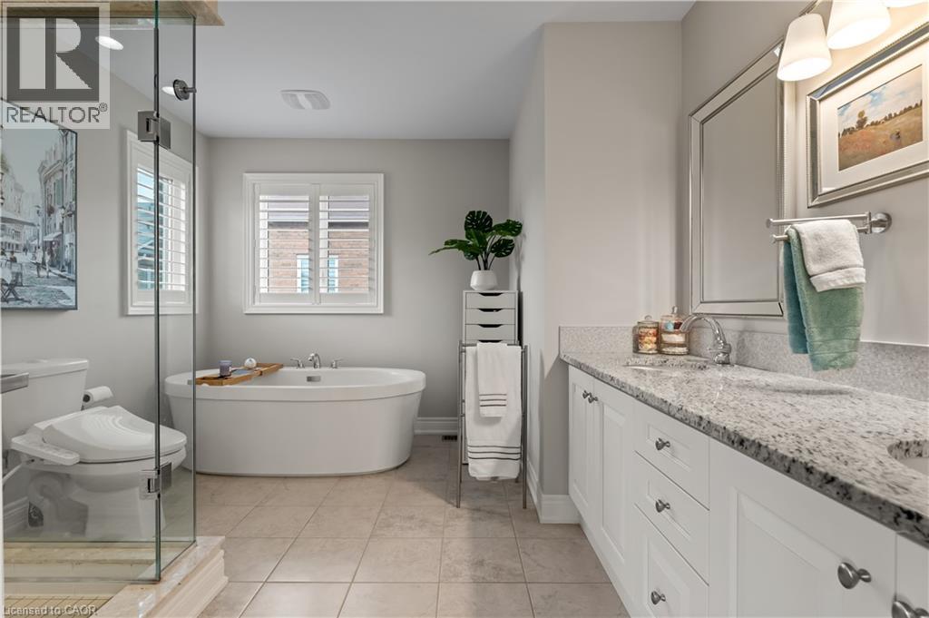 Photo 35 of 129 Fingland Crescent, Waterdown ON