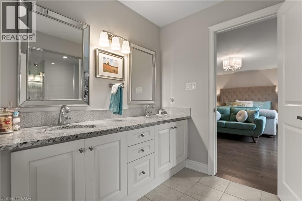 Photo 36 of 129 Fingland Crescent, Waterdown ON