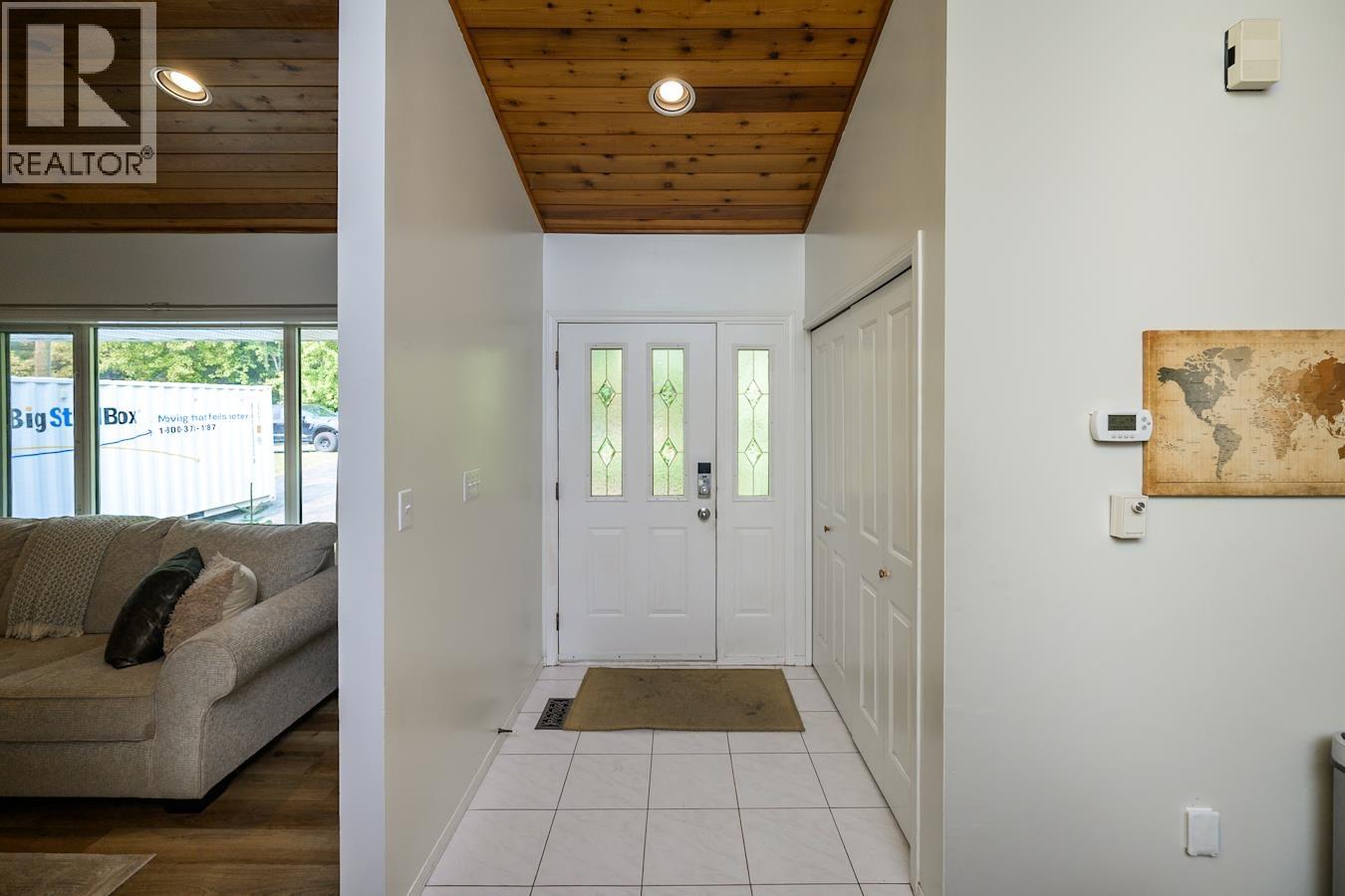 Photo 3 of 3917 Gilbert Drive, Prince George BC