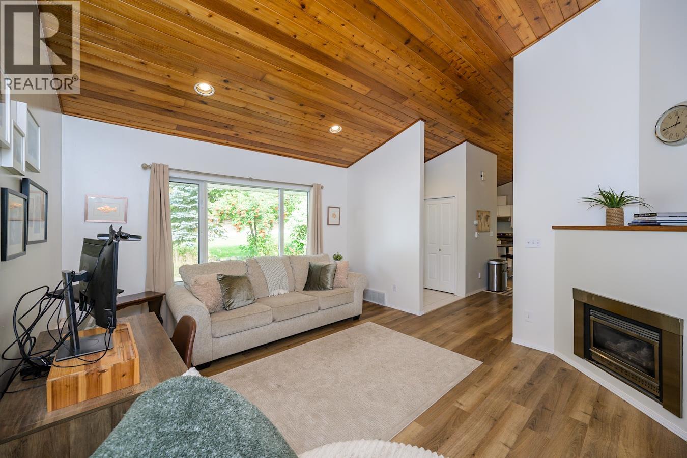 Photo 4 of 3917 Gilbert Drive, Prince George BC