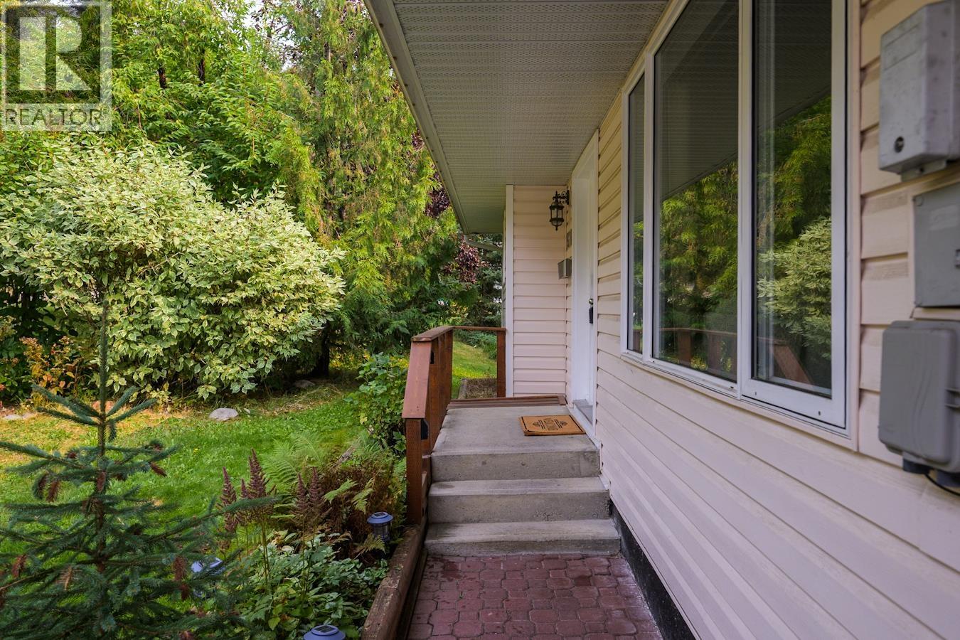 Photo 2 of 3917 Gilbert Drive, Prince George BC