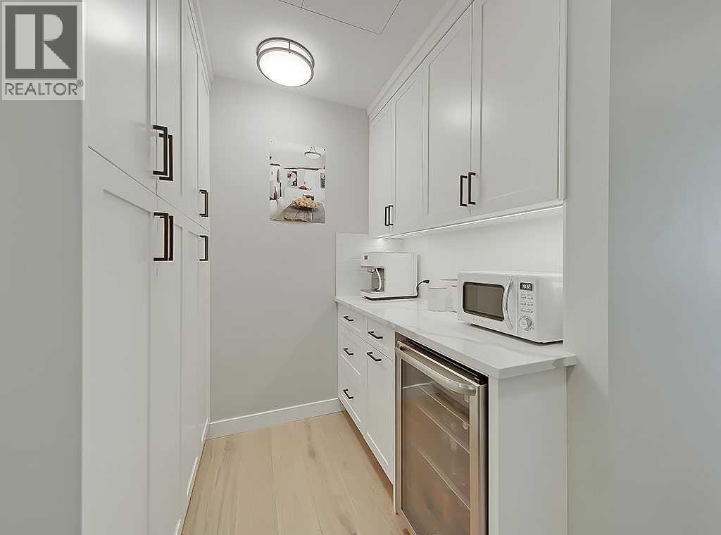 Photo 16 of 201 135 Lebel Crescent Nw, Calgary AB