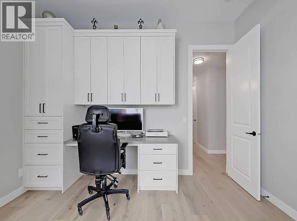 Photo 26 of 201 135 Lebel Crescent Nw, Calgary AB