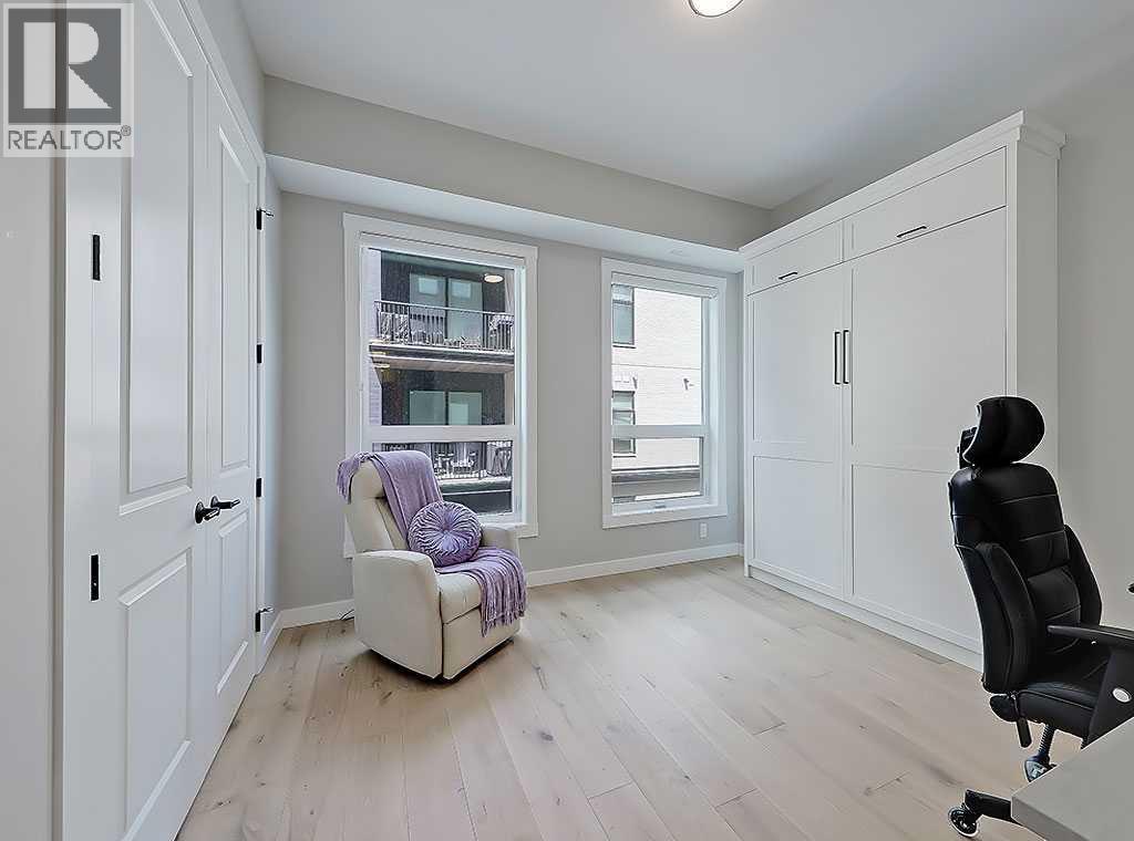 Photo 25 of 201 135 Lebel Crescent Nw, Calgary AB