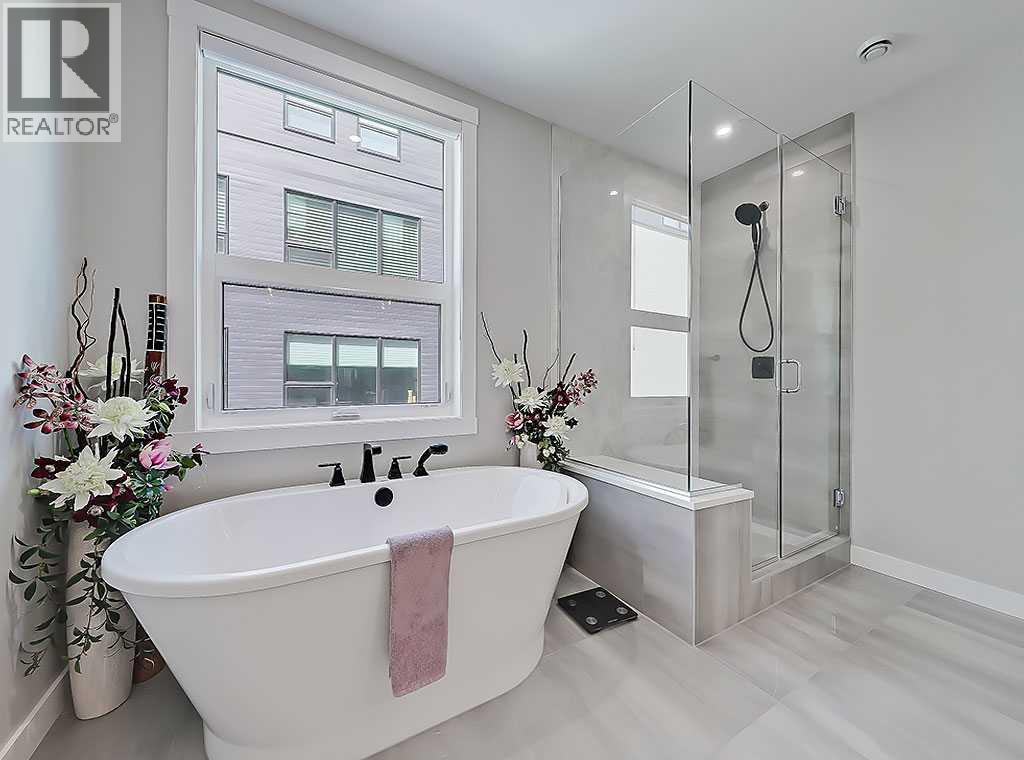 Photo 24 of 201 135 Lebel Crescent Nw, Calgary AB