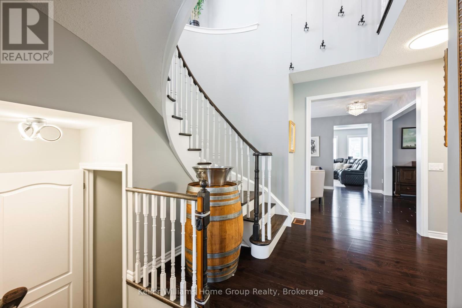 Photo 5 of 357 Col Phillips Drive, Shelburne ON