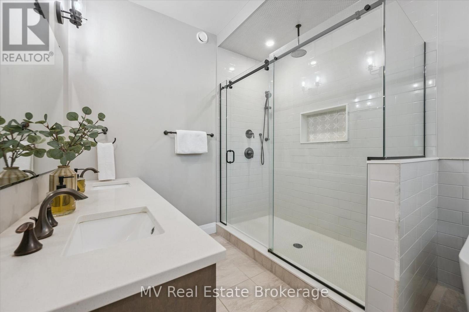 Photo 29 of 217 B East Mill Street, Centre Wellington ON