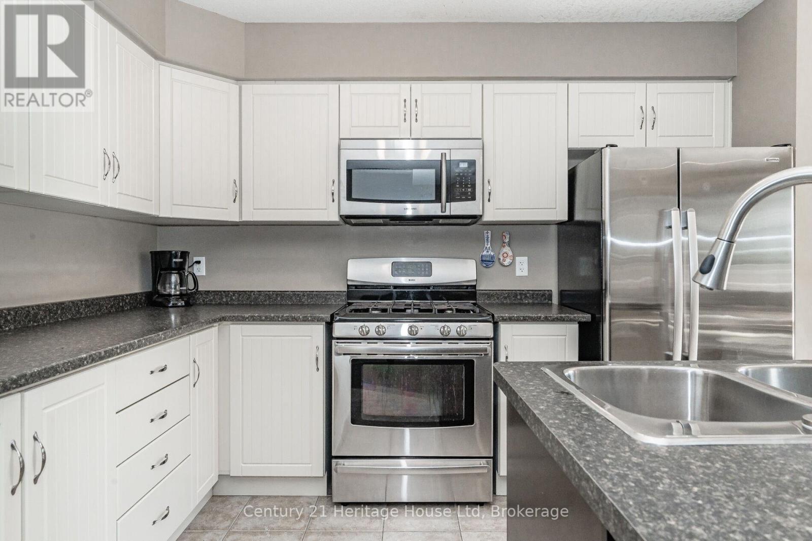 Photo 11 of 116 Creighton Avenue, Guelph ON