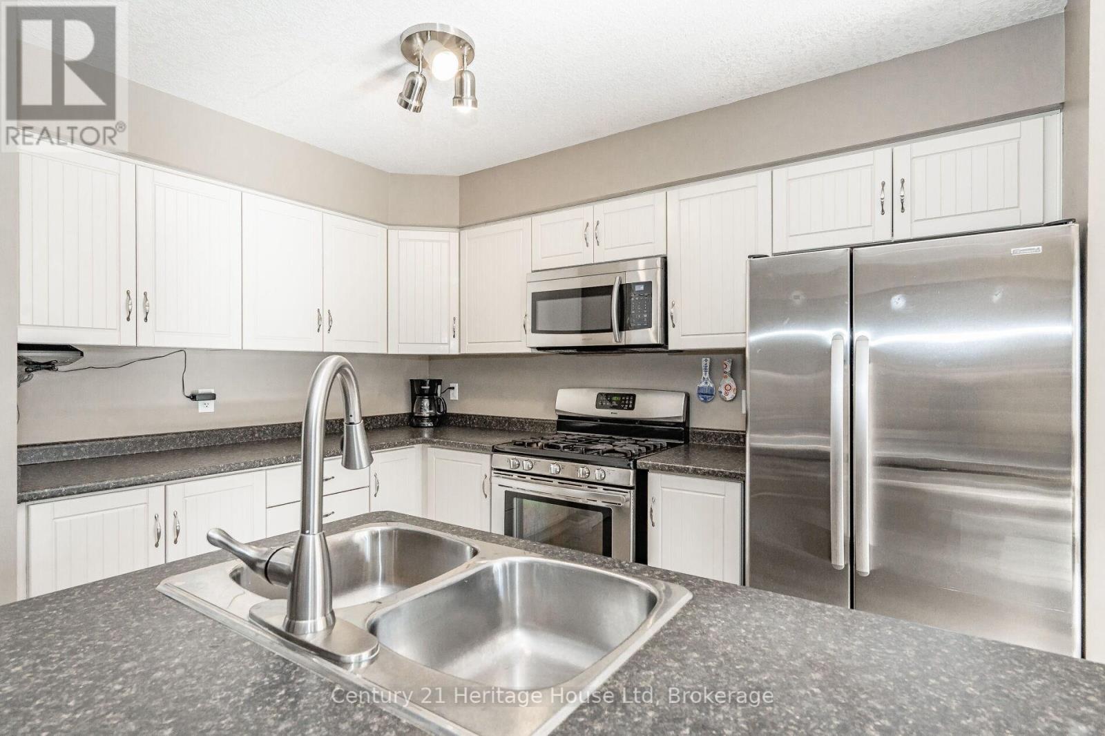 Photo 12 of 116 Creighton Avenue, Guelph ON