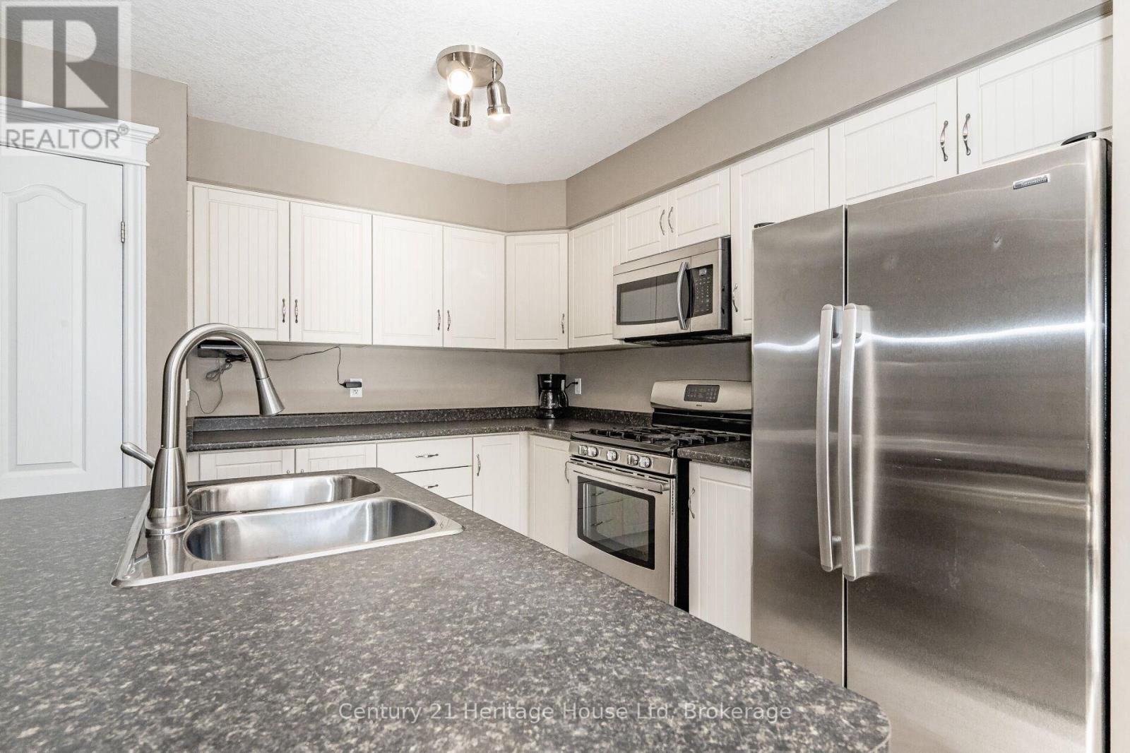 Photo 13 of 116 Creighton Avenue, Guelph ON