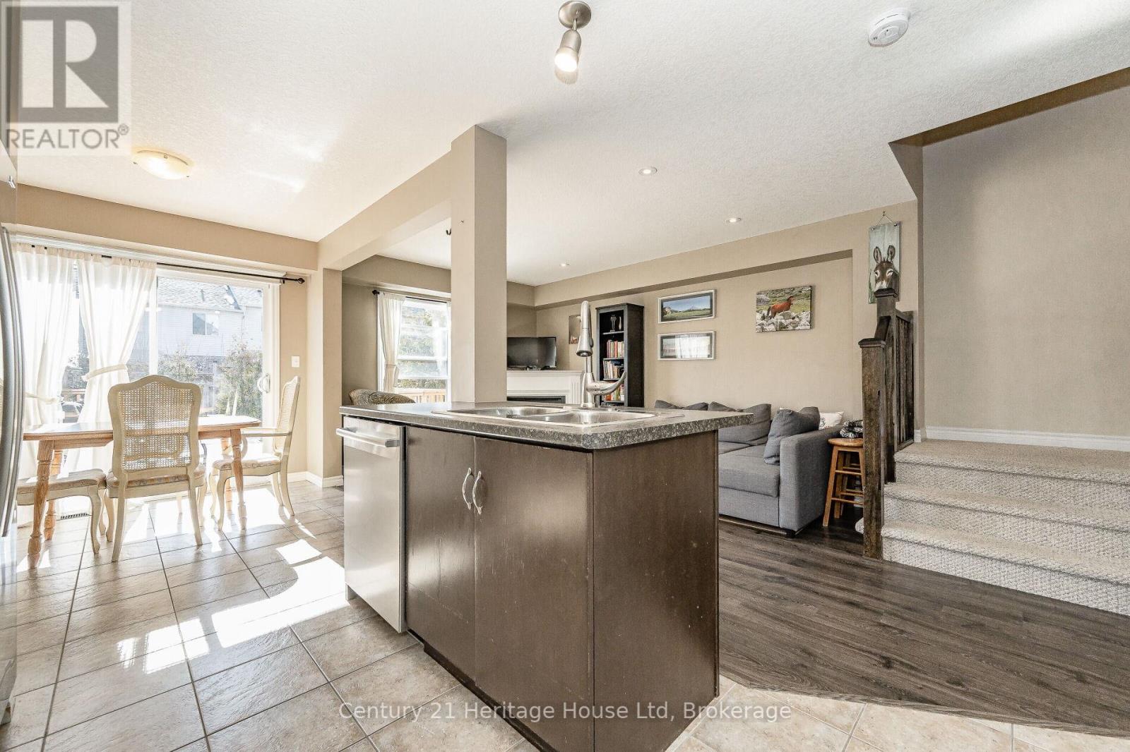 Photo 15 of 116 Creighton Avenue, Guelph ON
