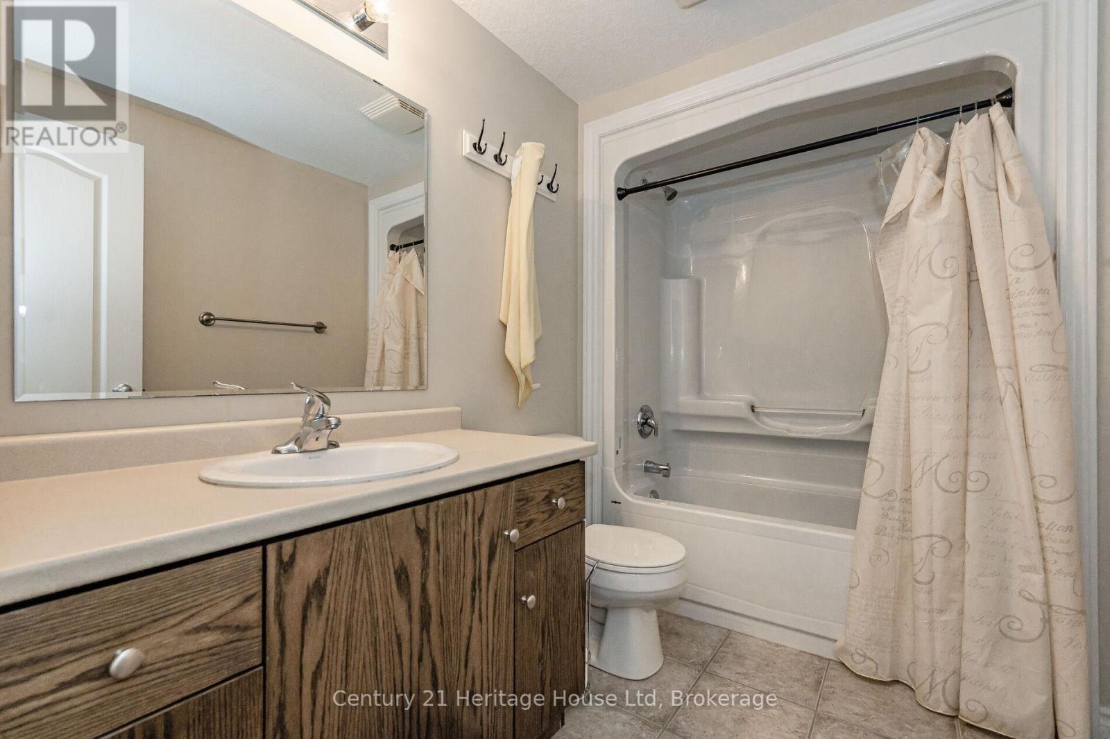 Photo 25 of 116 Creighton Avenue, Guelph ON