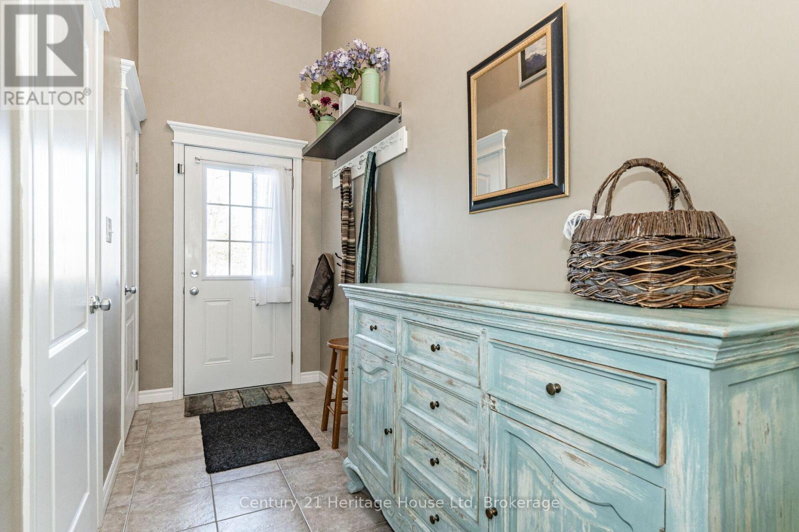 Photo 3 of 116 Creighton Avenue, Guelph ON