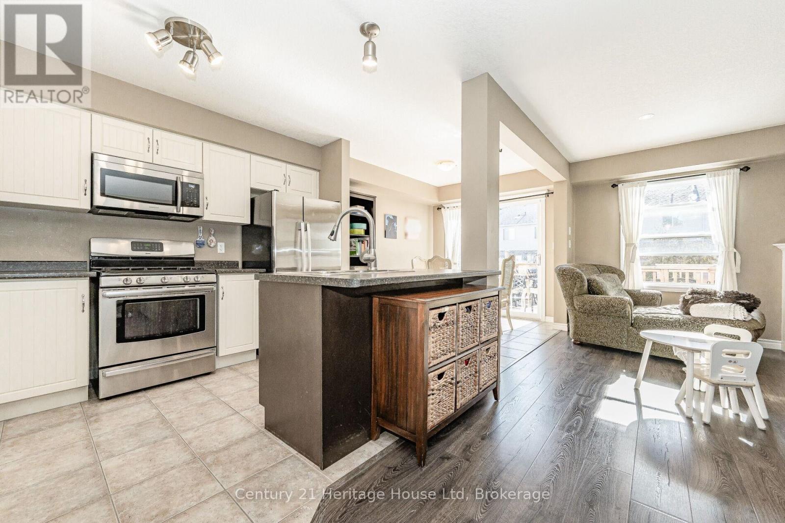 Photo 5 of 116 Creighton Avenue, Guelph ON