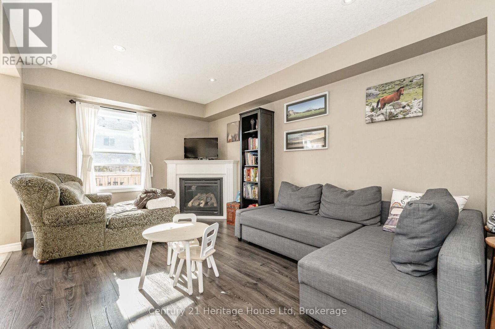 Photo 6 of 116 Creighton Avenue, Guelph ON