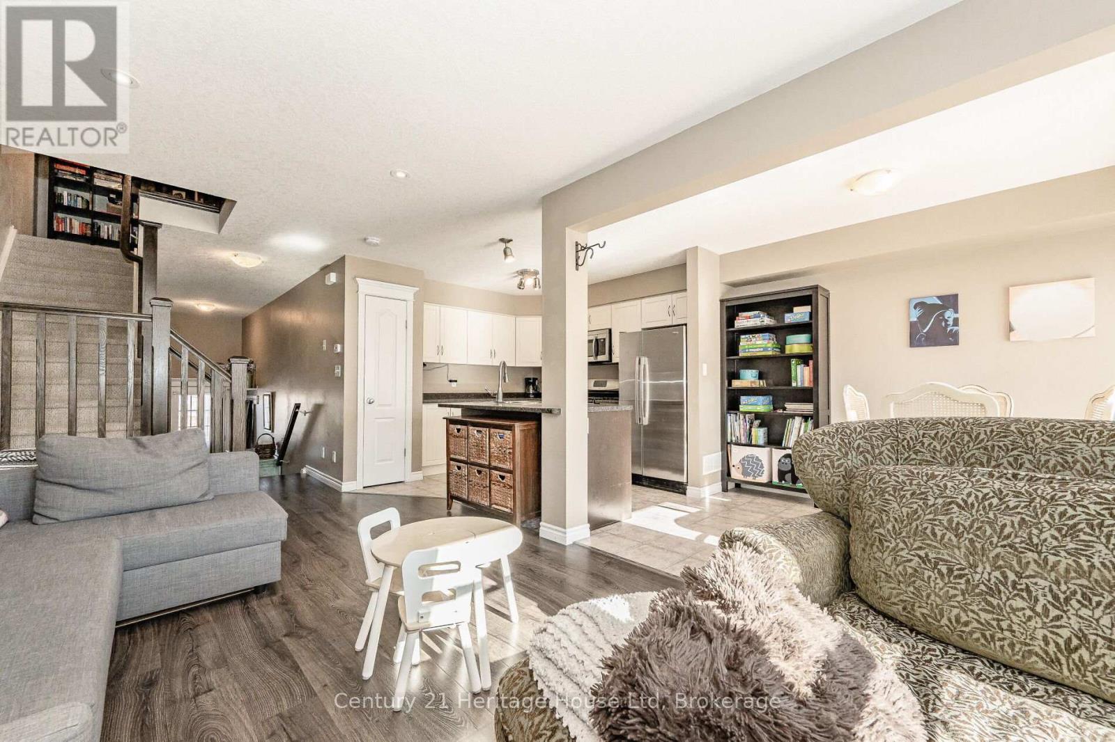 Photo 7 of 116 Creighton Avenue, Guelph ON
