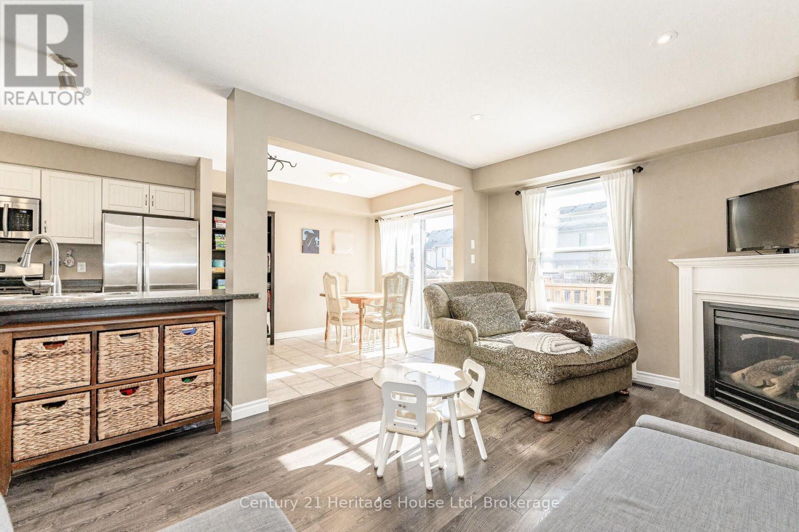 Photo 8 of 116 Creighton Avenue, Guelph ON