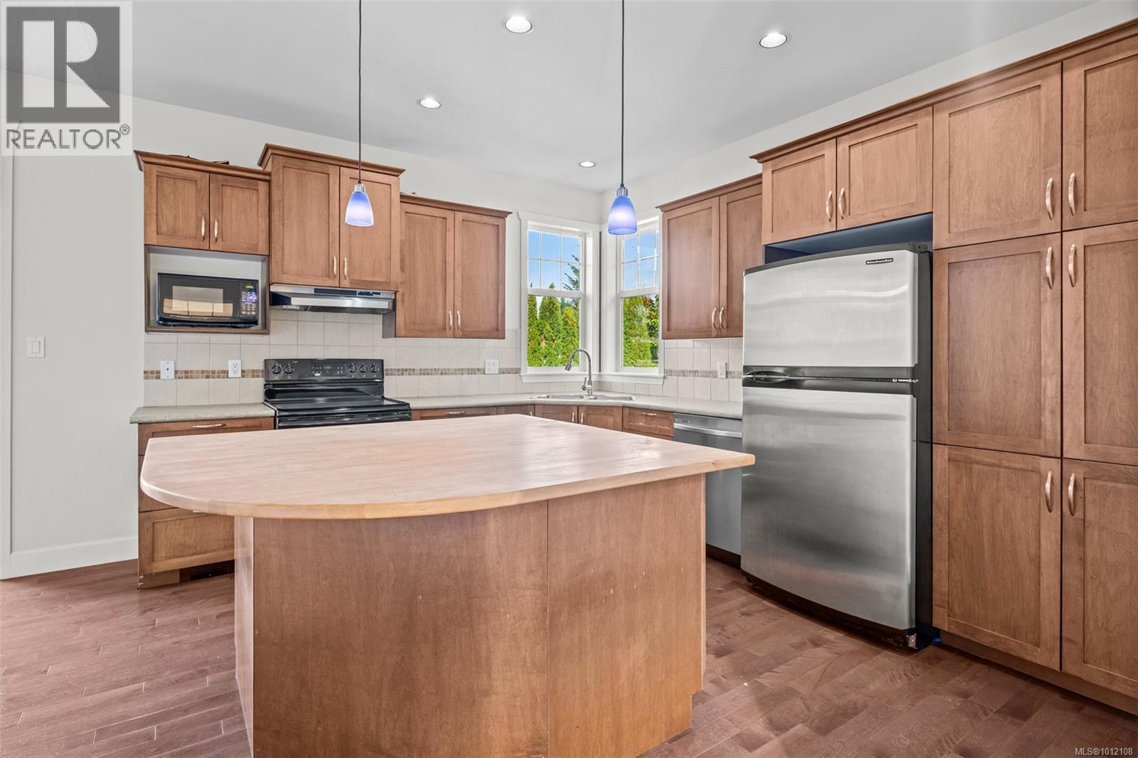  2393 Sunriver Way, Sooke
