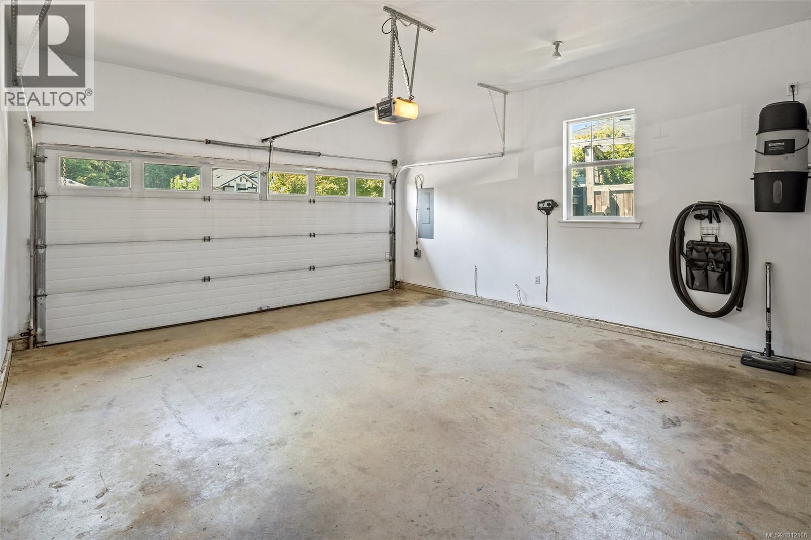  2393 Sunriver Way, Sooke