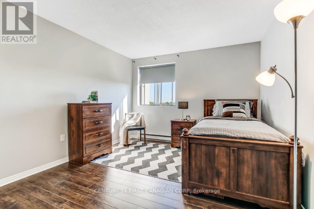 Photo 13 of 909 1600 Adelaide Street N, London North ON