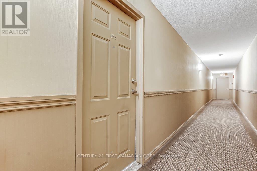 Photo 18 of 909 1600 Adelaide Street N, London North ON