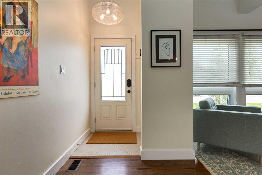 Photo 5 of 503 Athlone Road Se, Calgary AB