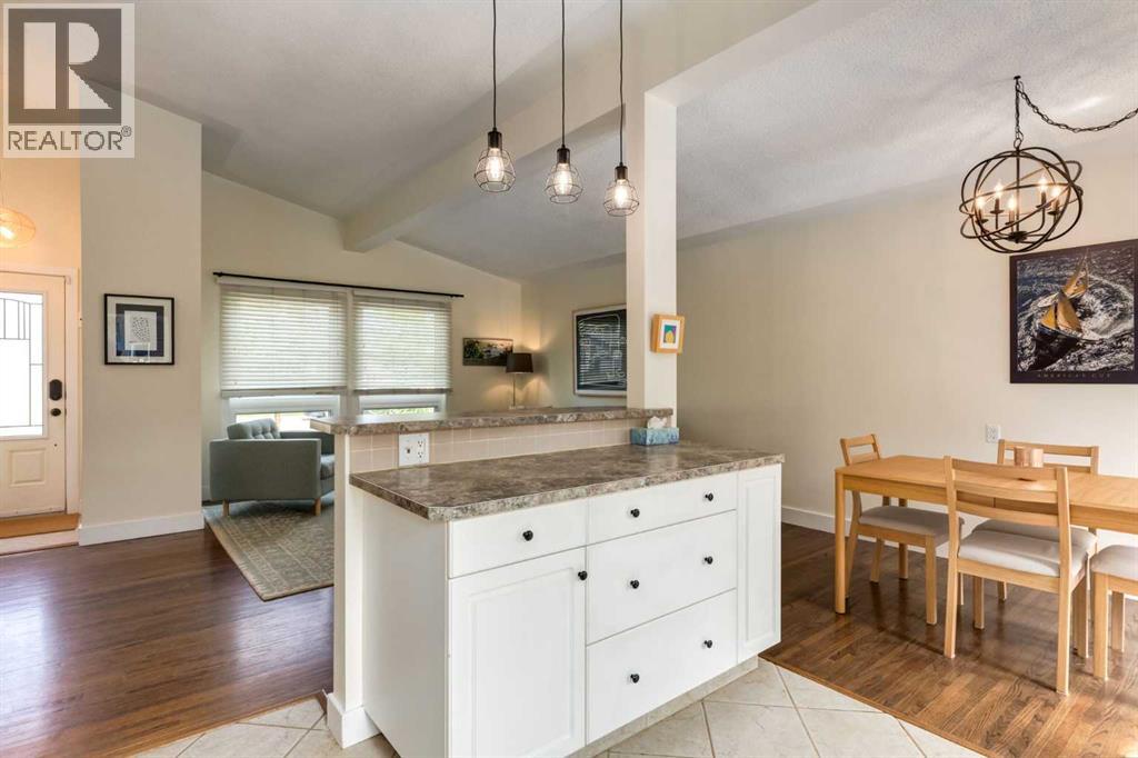 Photo 17 of 503 Athlone Road Se, Calgary AB
