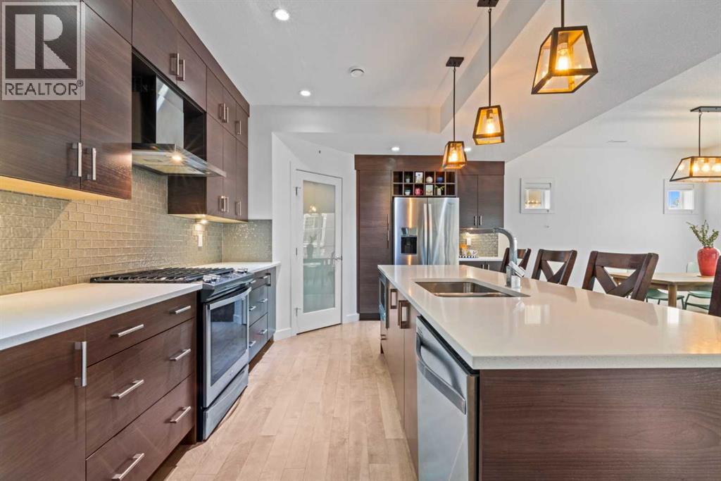 Photo 10 of 4 2428 30 Street Sw, Calgary AB