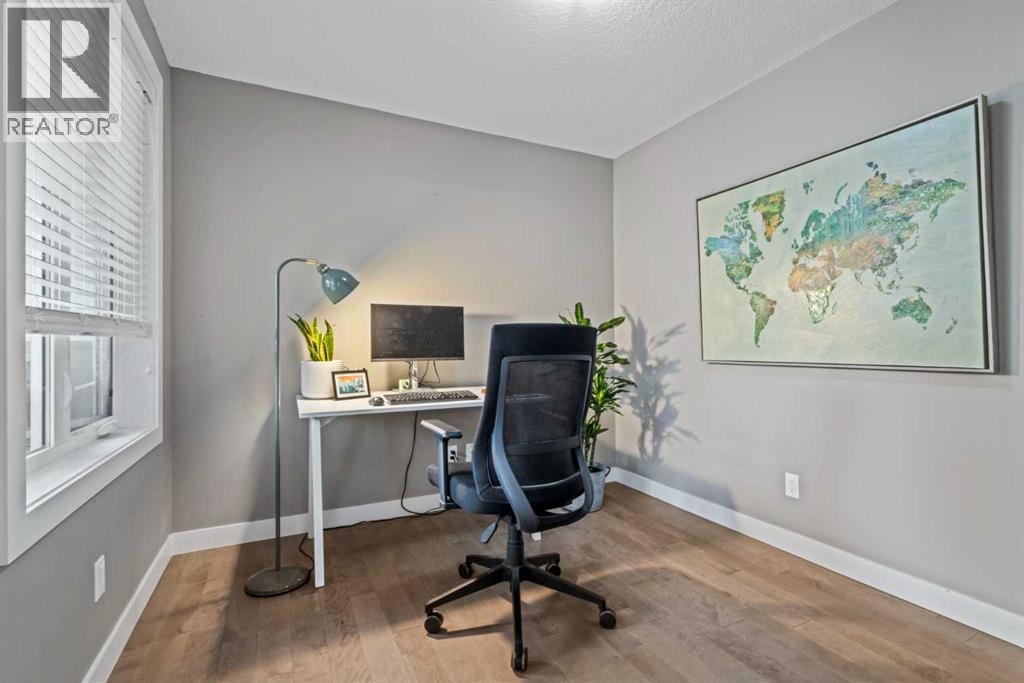 Photo 11 of 4 2428 30 Street Sw, Calgary AB