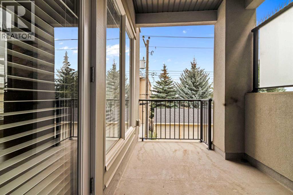Photo 12 of 4 2428 30 Street Sw, Calgary AB