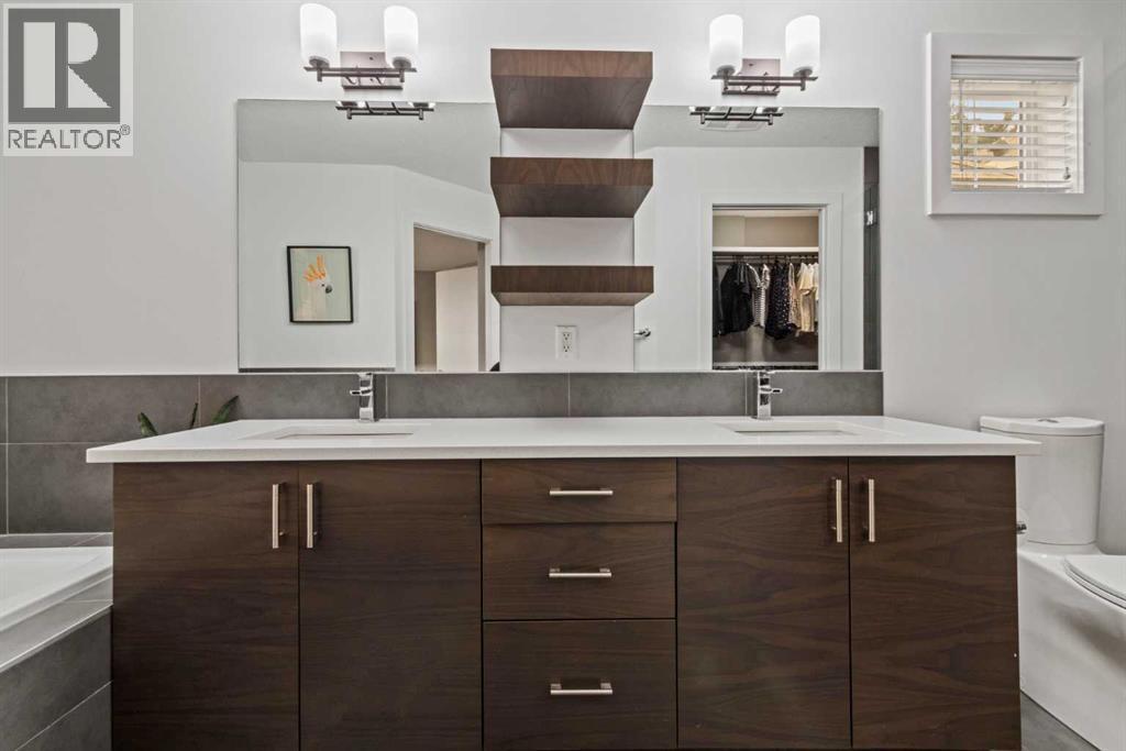 Photo 19 of 4 2428 30 Street Sw, Calgary AB