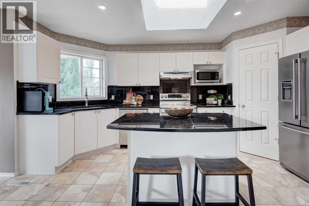 Photo 9 of 238 Mt Douglas Circle Se, Calgary AB