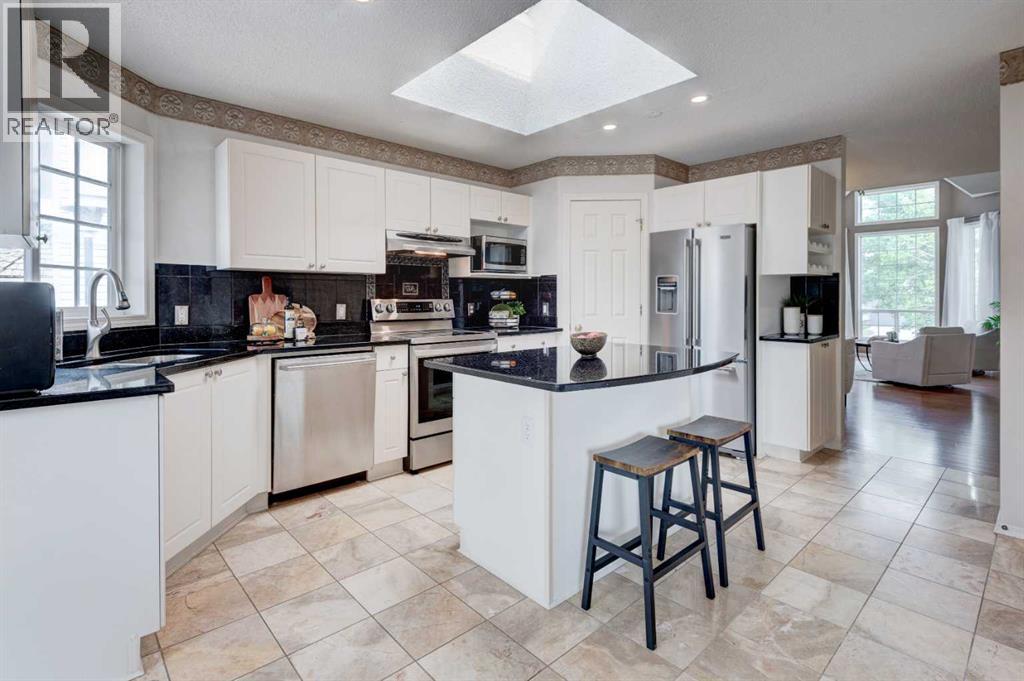 Photo 10 of 238 Mt Douglas Circle Se, Calgary AB