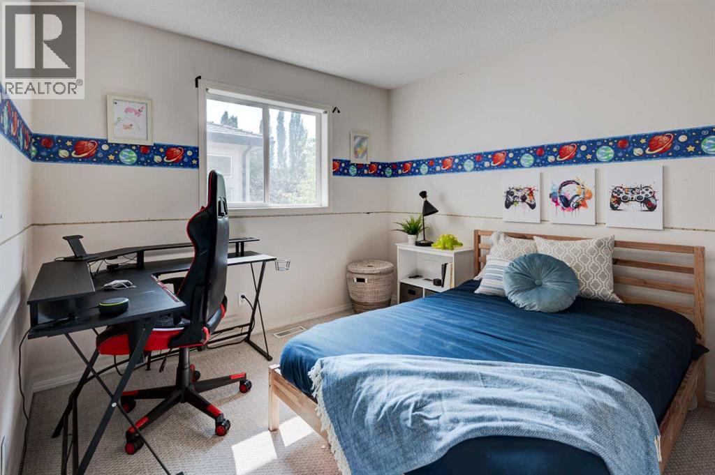 Photo 18 of 238 Mt Douglas Circle Se, Calgary AB