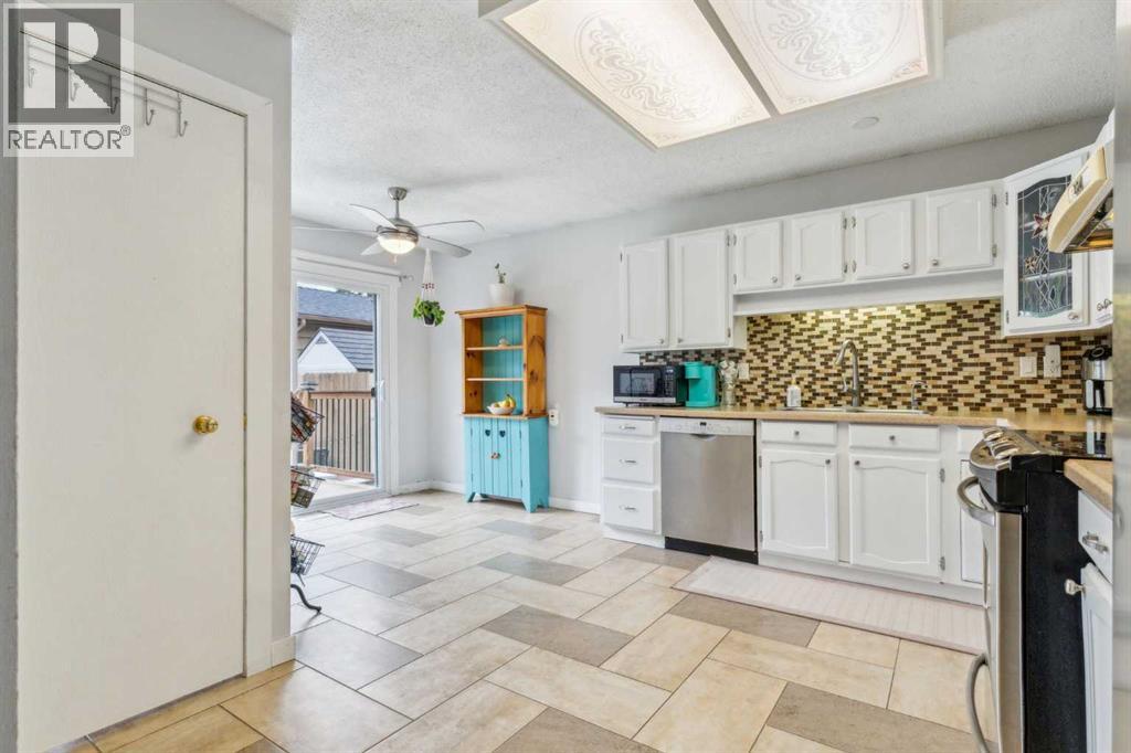 Photo 5 of 732 Whitemont Drive Ne, Calgary AB