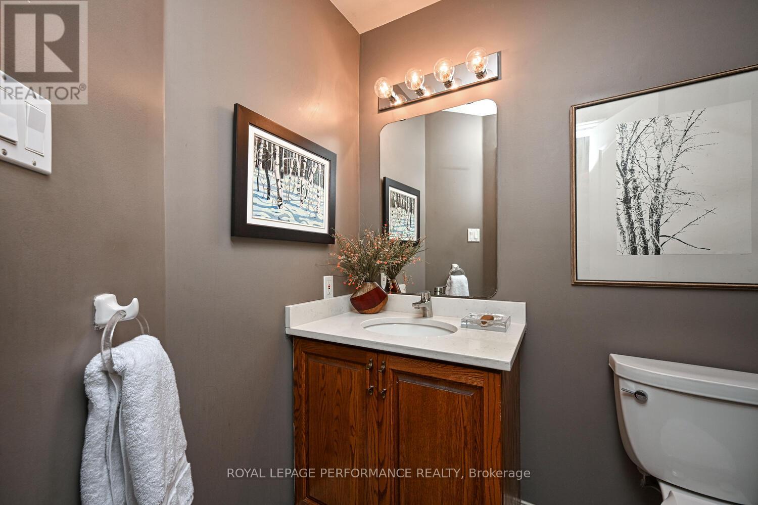 Photo 13 of 3026 Sable Ridge Drive, Ottawa ON