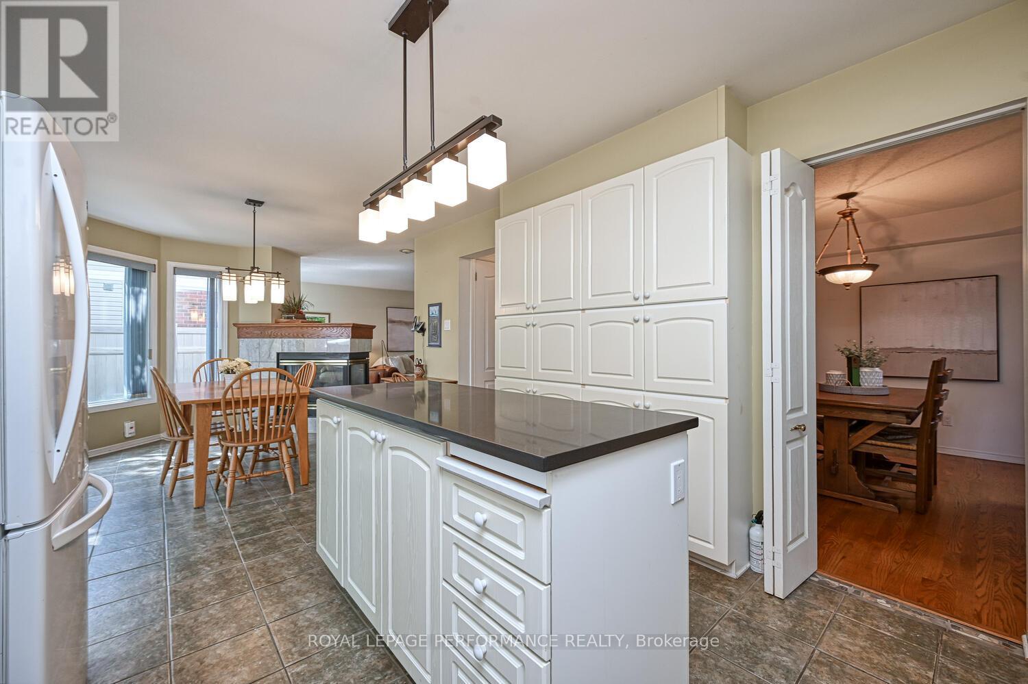 Photo 17 of 3026 Sable Ridge Drive, Ottawa ON
