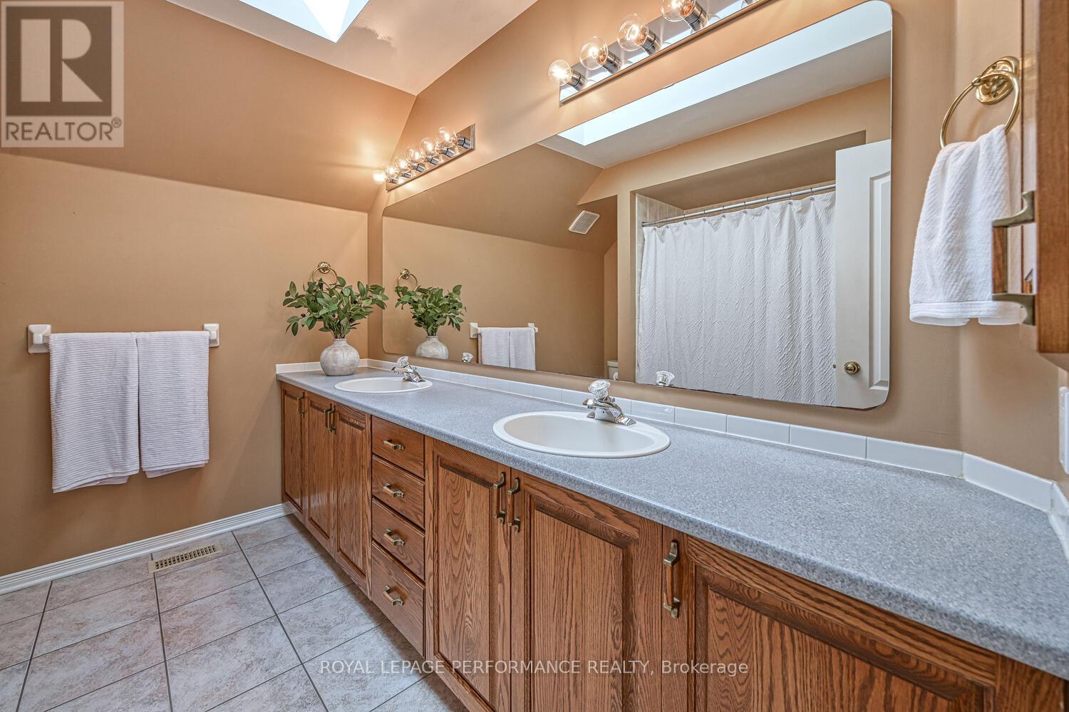 Photo 30 of 3026 Sable Ridge Drive, Ottawa ON