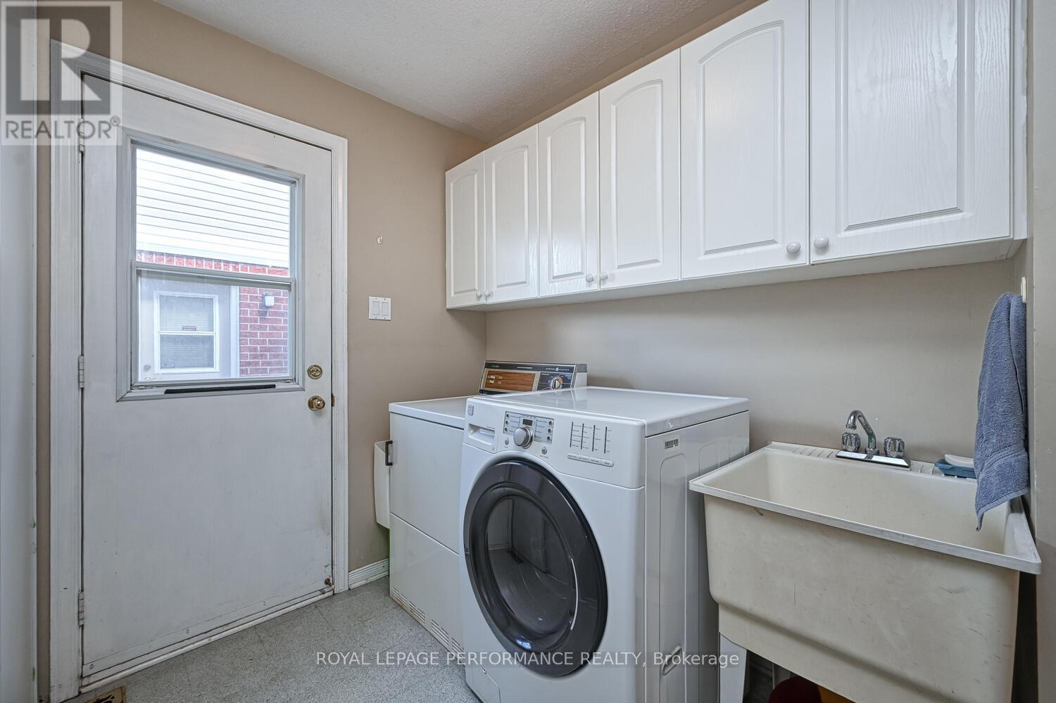 Photo 31 of 3026 Sable Ridge Drive, Ottawa ON