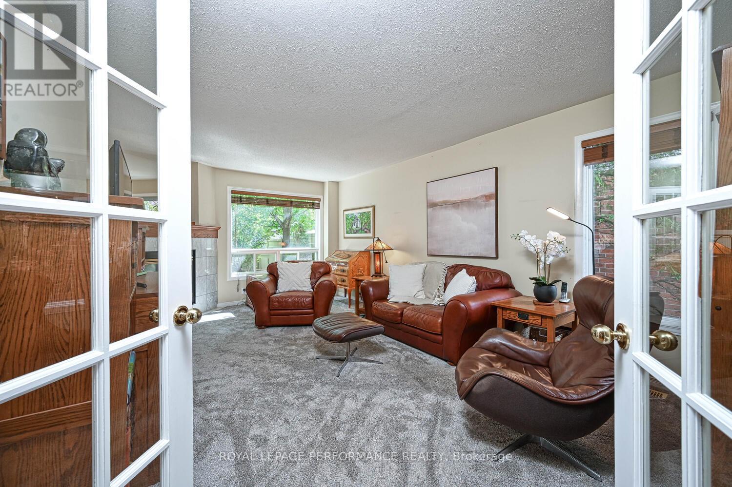 Photo 9 of 3026 Sable Ridge Drive, Ottawa ON
