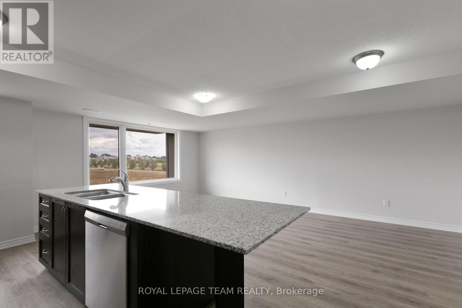 Photo 10 of 75 563 Ozawa Private, Ottawa ON