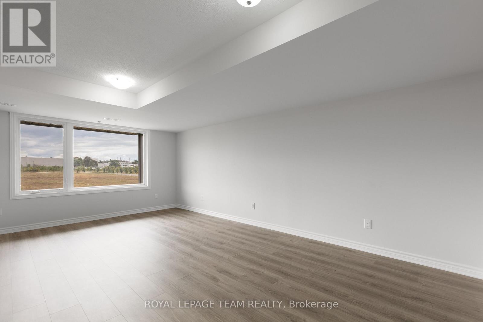Photo 13 of 75 563 Ozawa Private, Ottawa ON