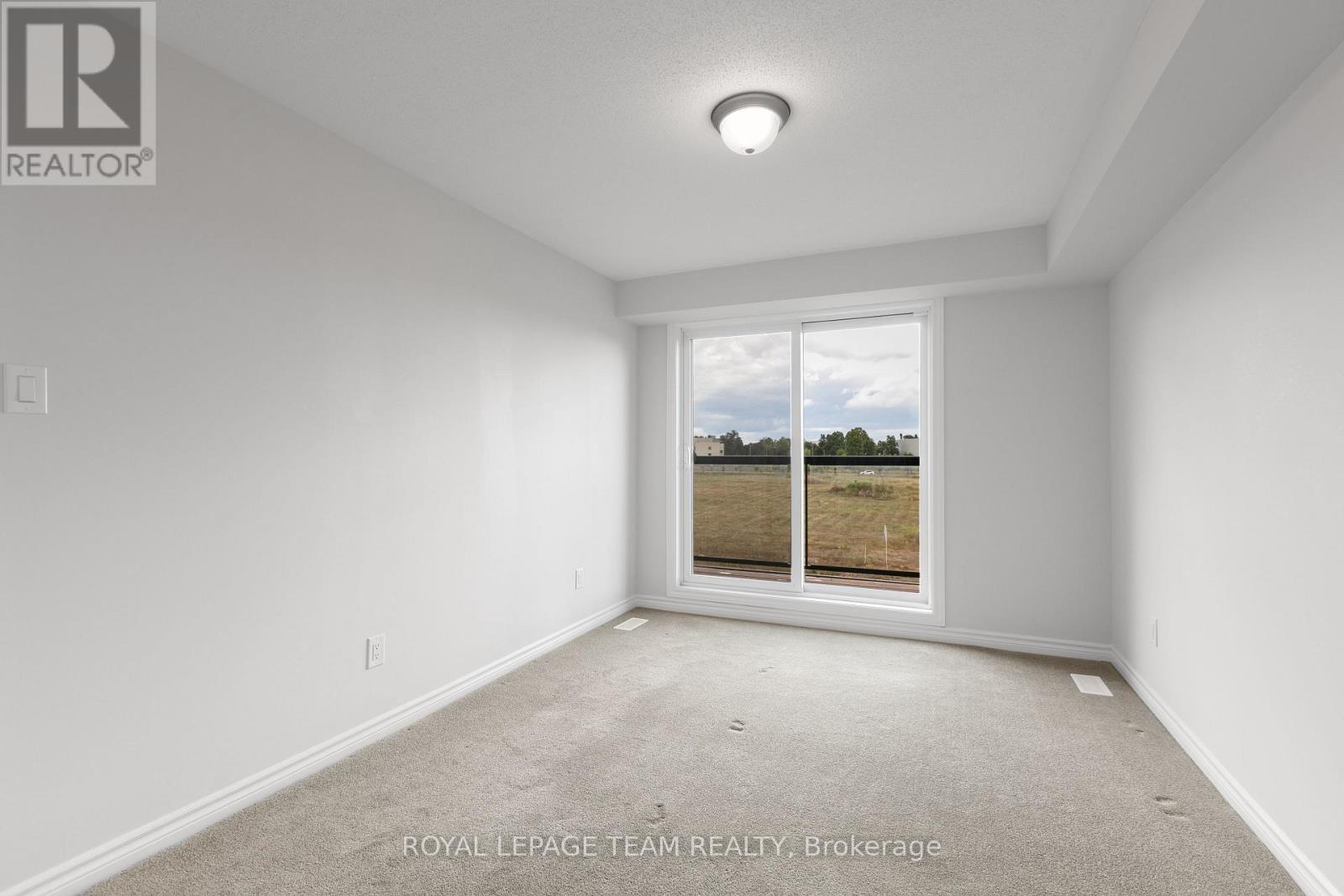 Photo 21 of 75 563 Ozawa Private, Ottawa ON