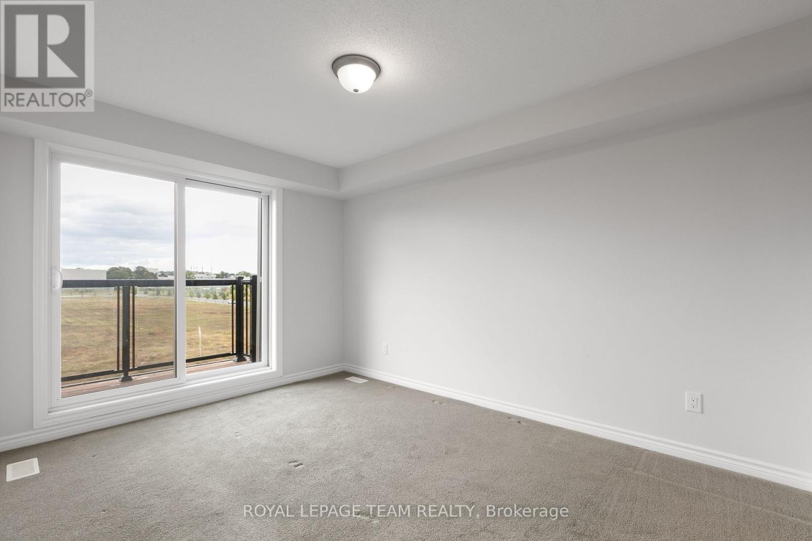 Photo 22 of 75 563 Ozawa Private, Ottawa ON