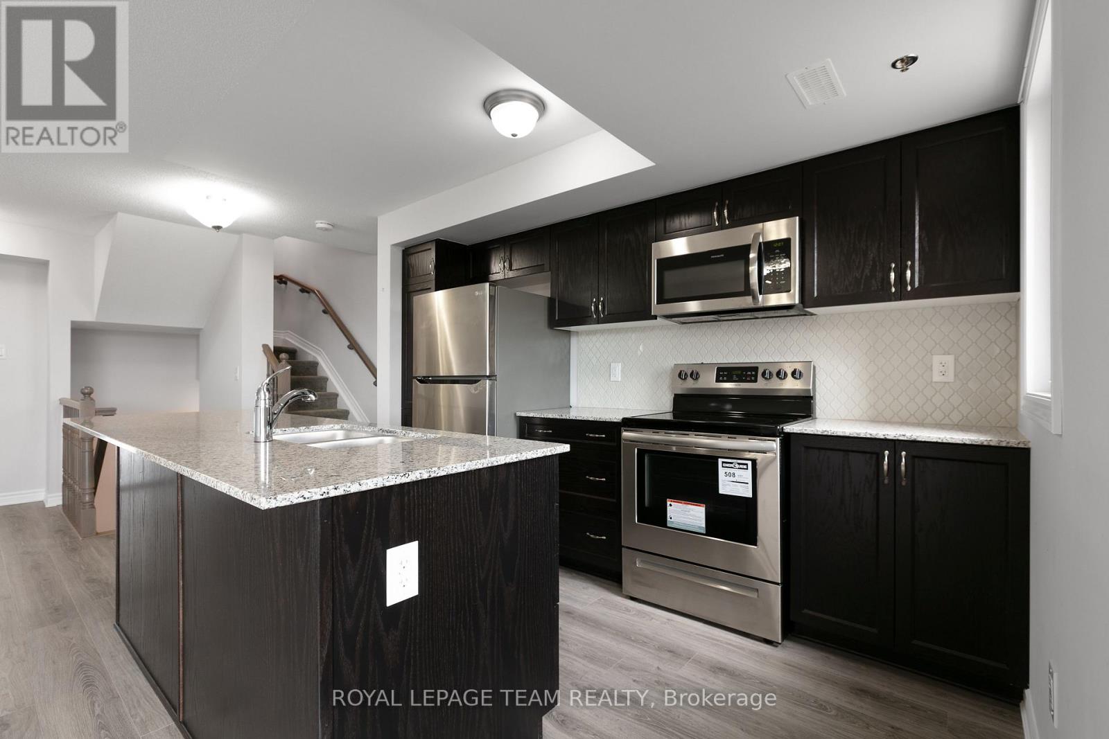 Photo 8 of 75 563 Ozawa Private, Ottawa ON