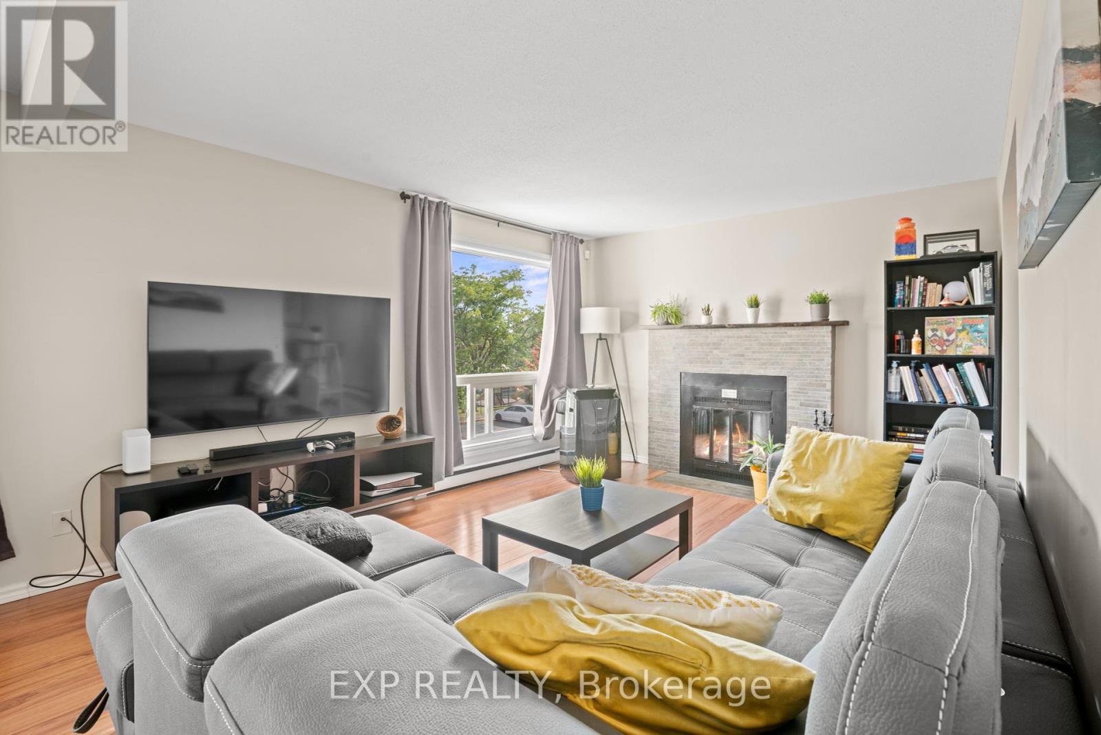 Photo 11 of 77 B 754 St Andre Drive, Ottawa ON