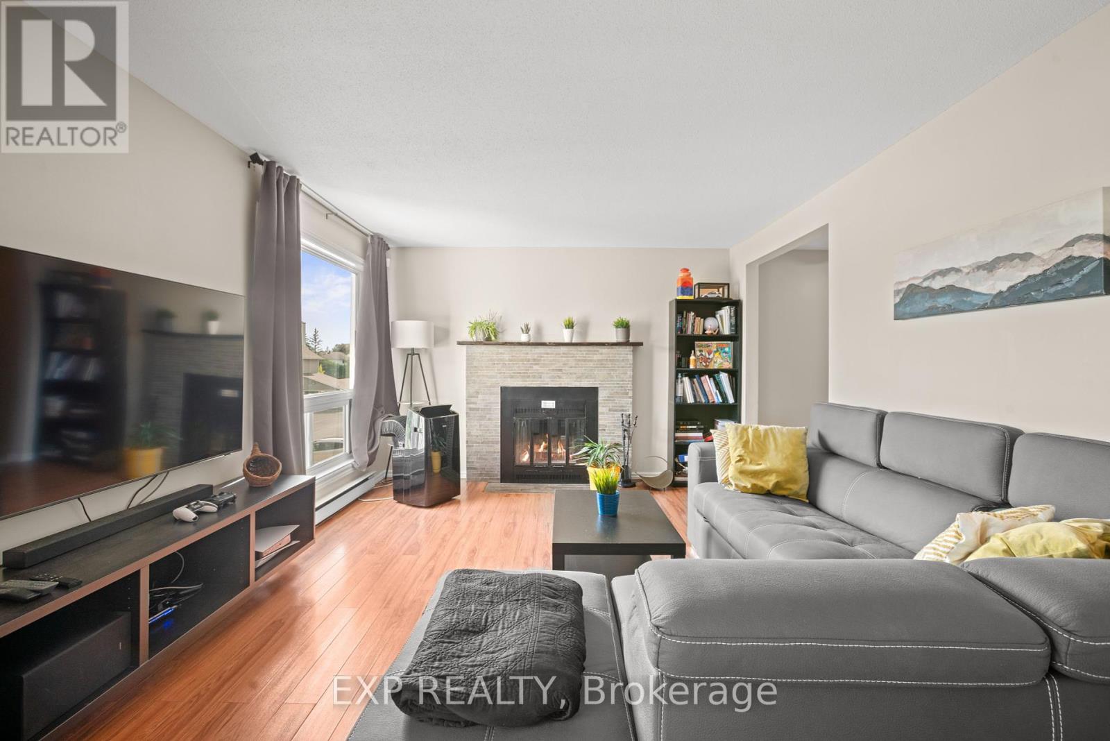 Photo 16 of 77 B 754 St Andre Drive, Ottawa ON