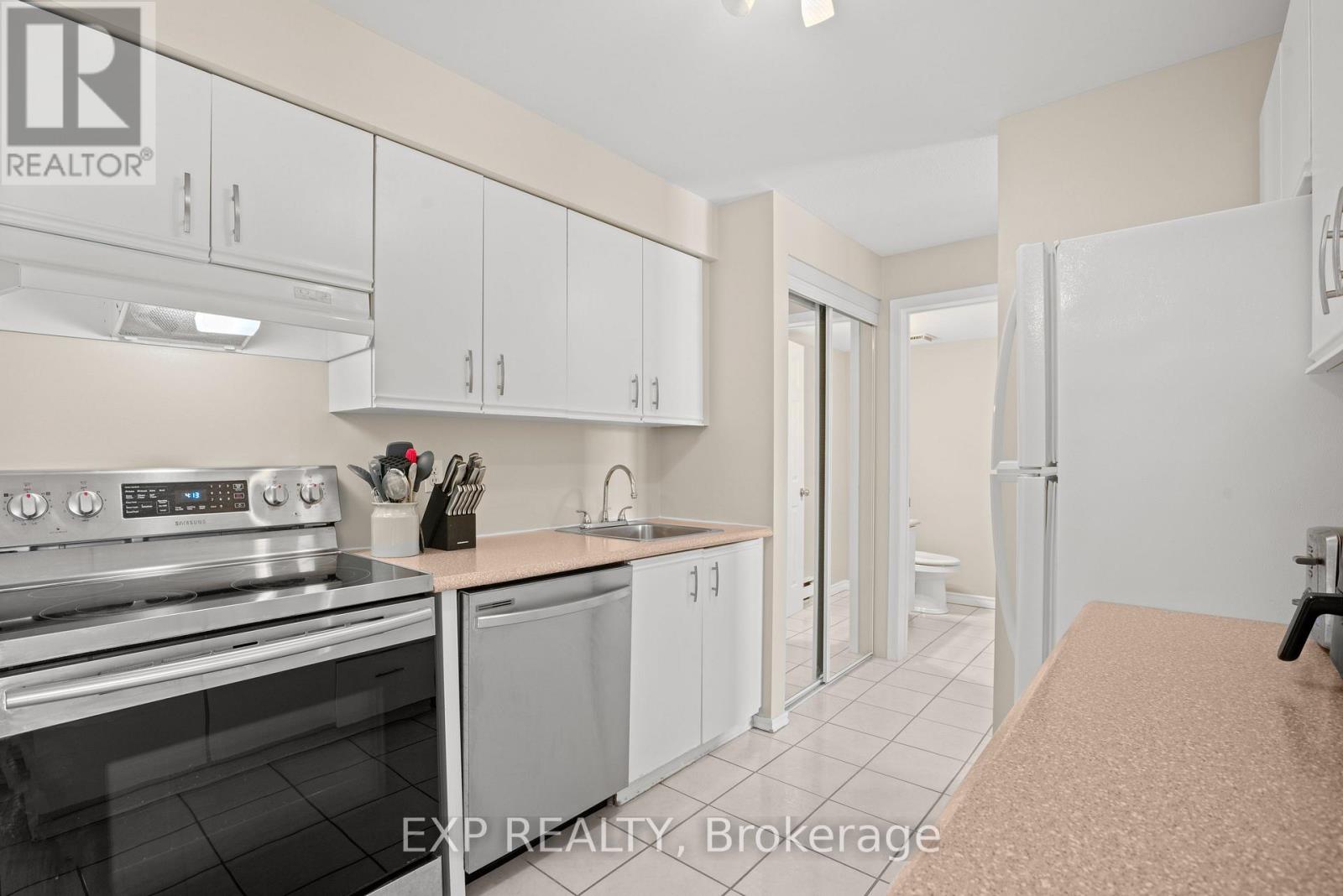 Photo 20 of 77 B 754 St Andre Drive, Ottawa ON
