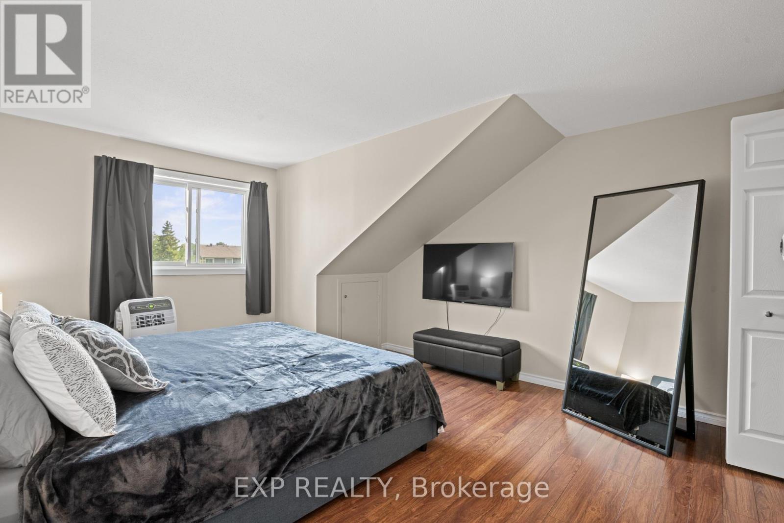 Photo 29 of 77 B 754 St Andre Drive, Ottawa ON